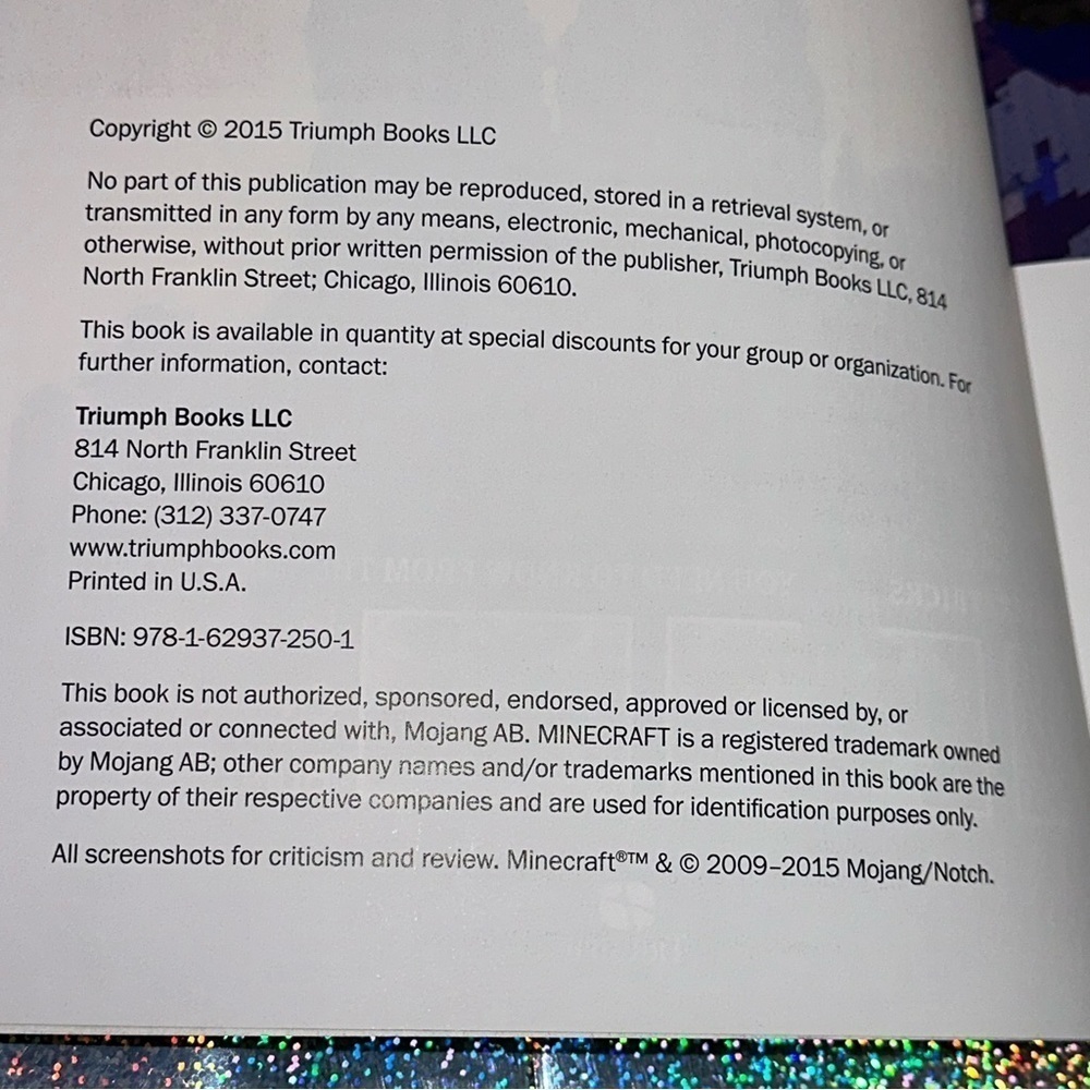 Minecraft Secrets TOTALLY AWESOME BUILDS Book - Picture 3 of 10